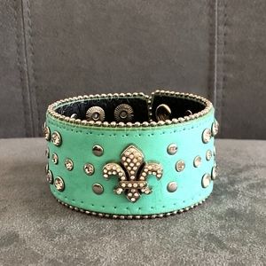 Women's cuff bracelet